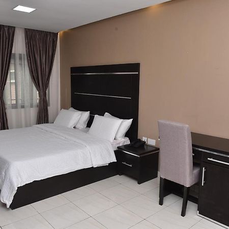 Urban Metro Inn Lagos Exterior photo