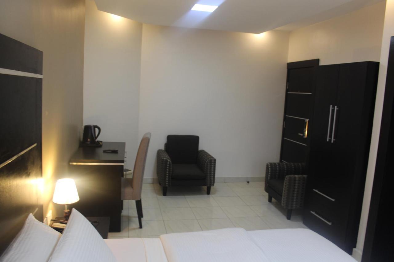 Urban Metro Inn Lagos Exterior photo
