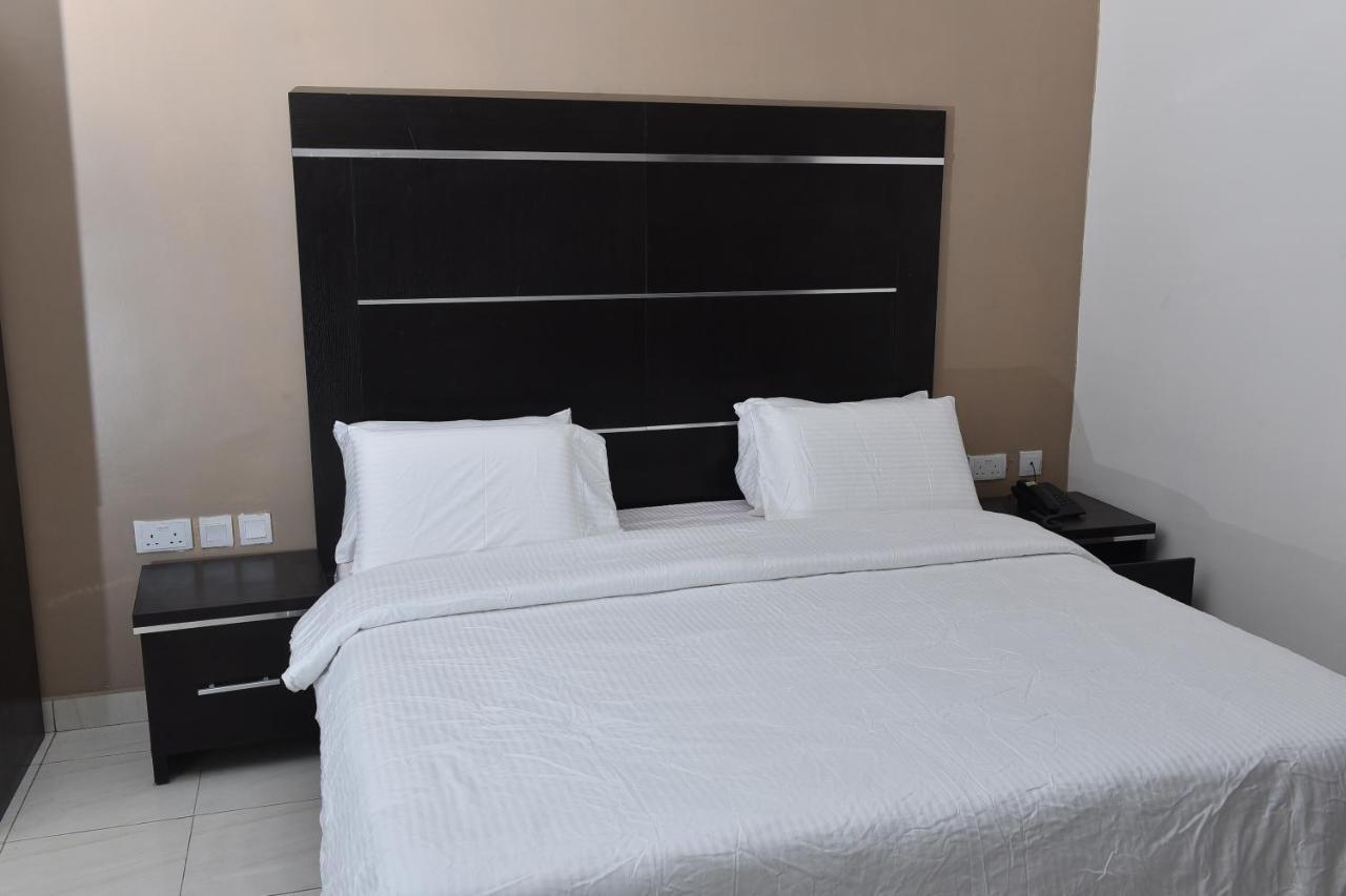 Urban Metro Inn Lagos Exterior photo